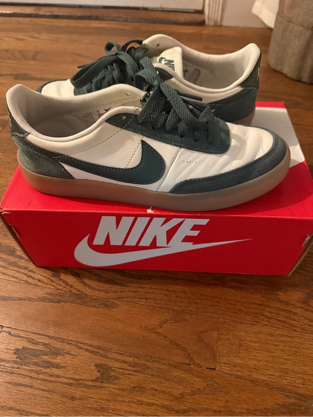 Nike Low-Top Sneakers in White and Dark Green